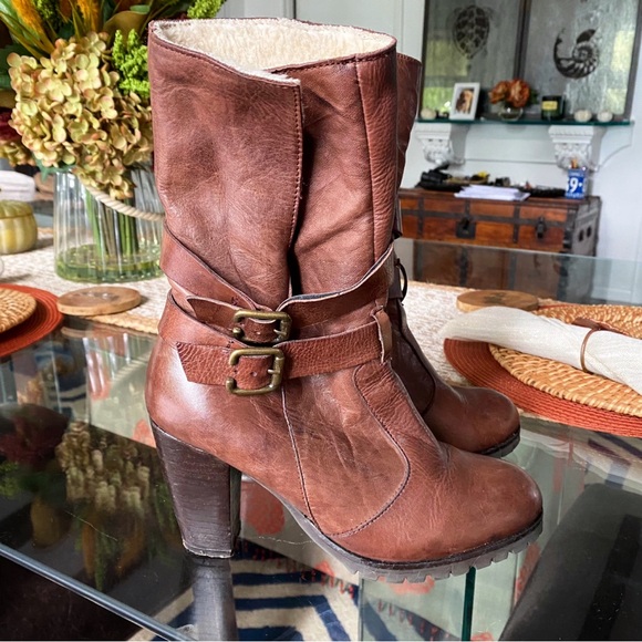 👢 LANQIER BROWN EDGY BUCKLE CHUNKY HEEL BOOTIES! - Picture 1 of 16